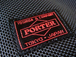 赤ロゴPORTER・これに釣られてみんな購入する。